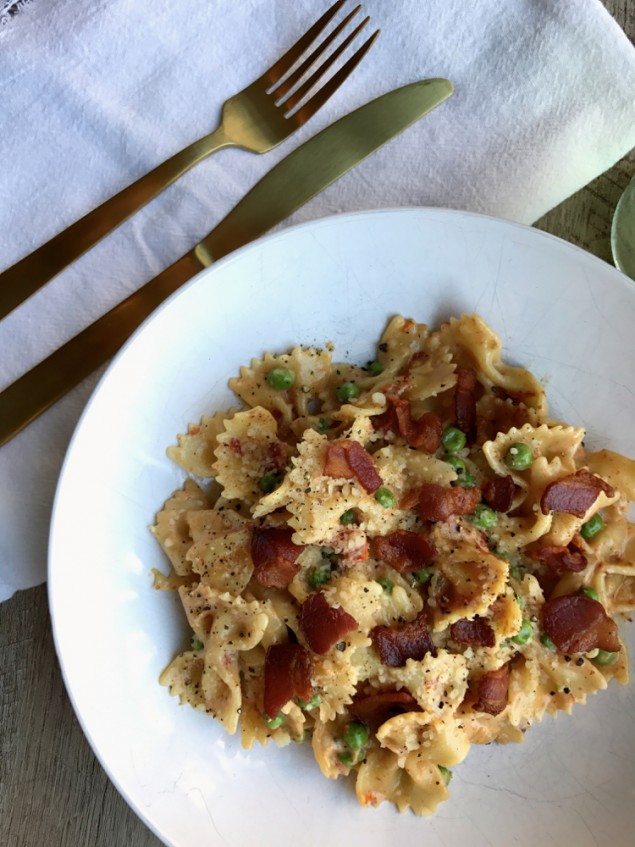 National Pinot Grigio Day: Roasted Garlic, Peas and Bacon Farfalle