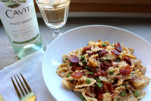 National Pinot Grigio Day: Roasted Garlic, Peas and Bacon Farfalle