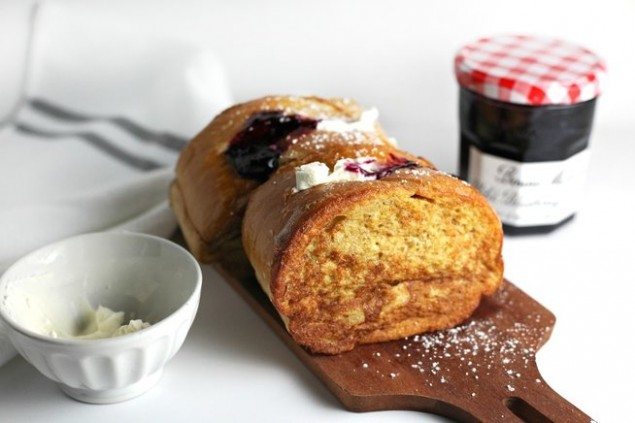 Blueberry and Cream Cheese Stuffed French Toast
