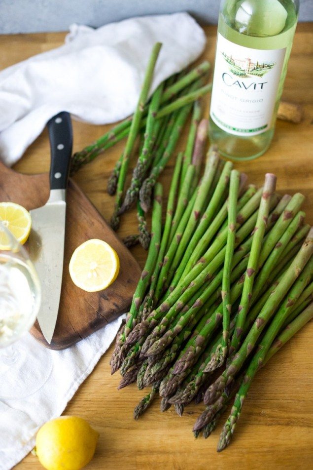 National Pinot Grigio Day: Quick Lemon Basil Shrimp and Asparagus