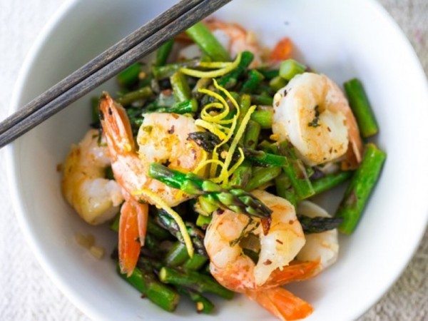 National Pinot Grigio Day: Quick Lemon Basil Shrimp and Asparagus