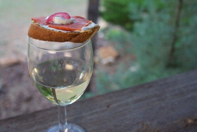 National Pinot Grigio Day: Smoked Salmon Bruschetta with Pickled Onion