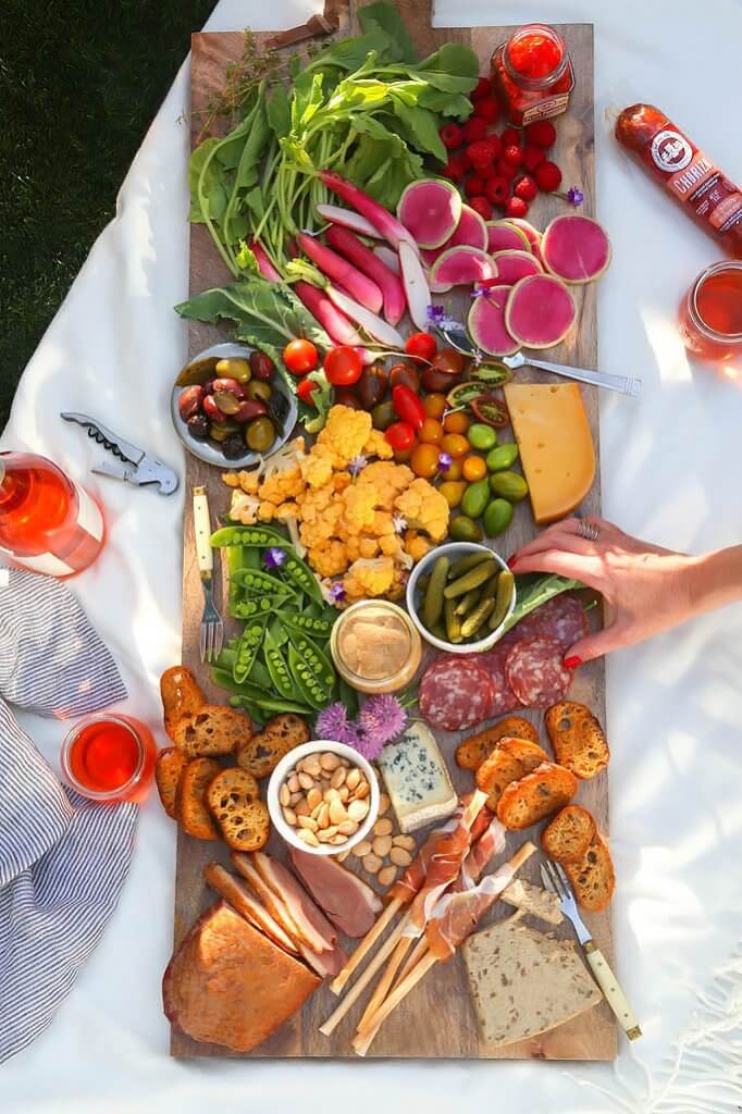 How to Host a Summer Rosé Party