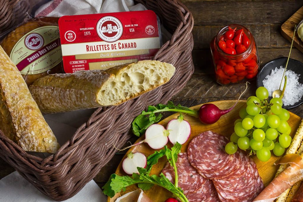 How to Make the Perfect Picnic Charcuterie Board