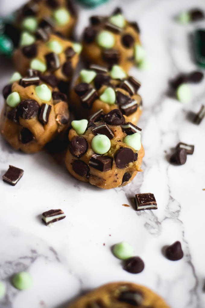 Mint Chocolate Chip Cookies