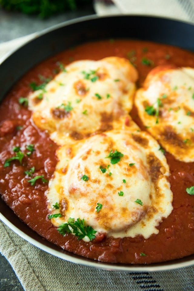 Quick and Easy Dinner: Mozzarella Chicken Skillet