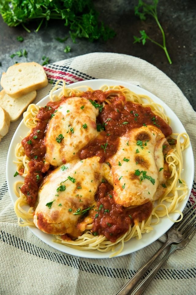 Quick and Easy Dinner: Mozzarella Chicken Skillet