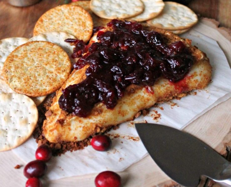 Gingerbread Grusted Baked Brie with Cranberry Sauce