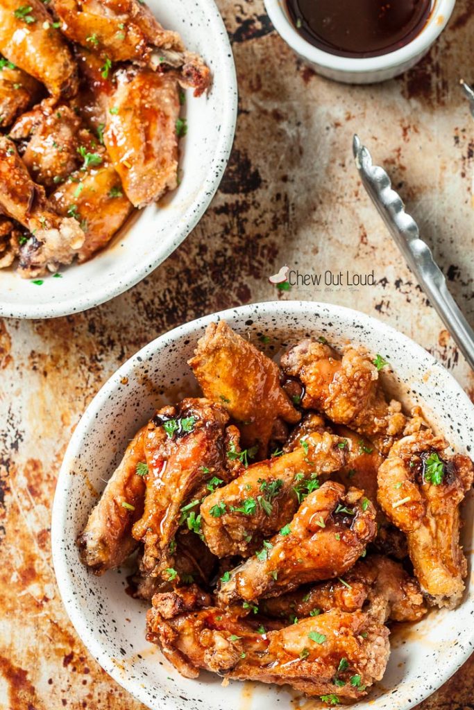 Sweet and Spicy Baked Sriracha Buffalo Wings