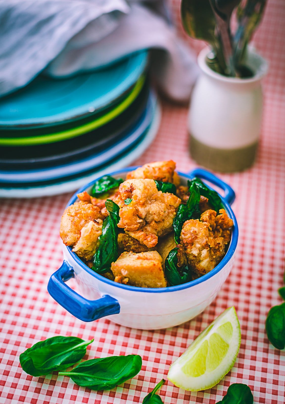 https://honestcooking.com/wp-content/uploads/2018/10/five-spice-fried-chicken-4.jpg