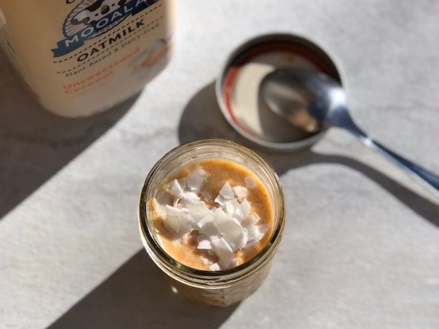 Use oats or your favorite breakfast grains to make this delicious breakfast porridge with sweet potatoes, creamy oatmilk and coconut flakes.