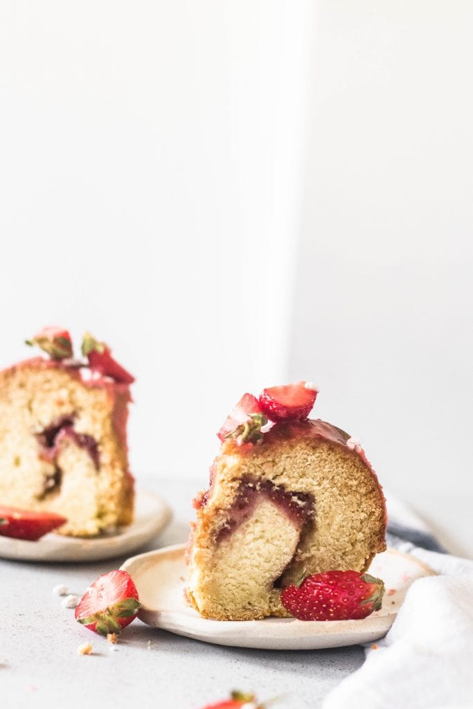 https://honestcooking.com/wp-content/uploads/2019/03/Eggless-fennel-strawberry-swirl-bundt-cake-the-cupcake-confession-4-683x1024.jpg