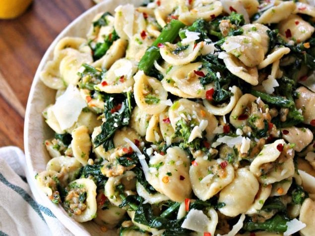 Sausage and Broccoli Rabe Pasta, A simple weeknight meal that’s bursting with flavor. This pasta recipe is about to become a favorite.