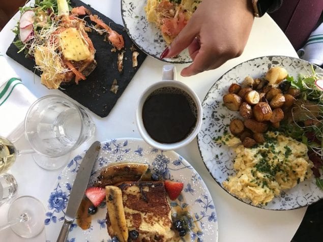 An charming French bistro in Williamsburg, La Cafette serves heavenly bites such as caramalized banana topped french toast and stewed onions on brie toast.