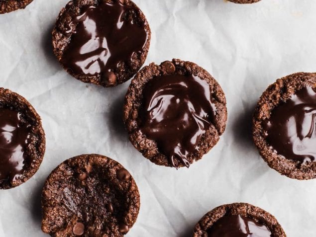 Gluten free brownie bites are totally a thing! These decadent bites of chocolate are super satisfying and fun for a party.