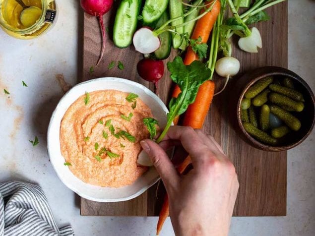 It's the season of bridal showers, patio parties, graduation gatherings... check out these easy dip recipes that you can bring to the next event you. Don't show up empty handed!