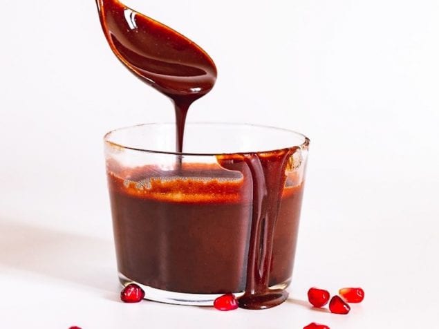 Pomegranate and chocolate. It’s a match made in heaven! This Pomegranate-Chocolate Sauce is made with pomegranate molasses. Perfect over ice cream and more.