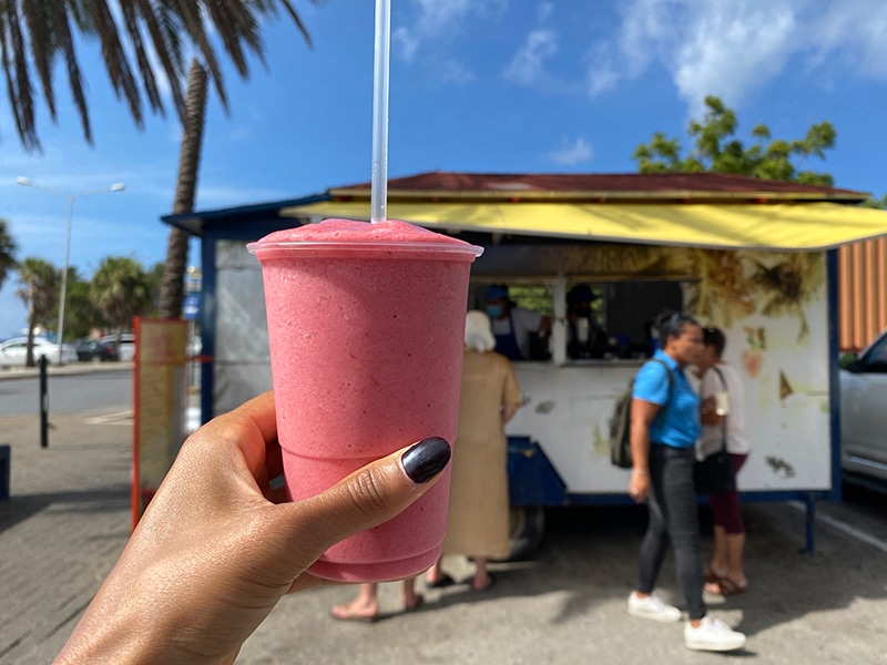 Curaçao Cuisine - raspberry smoothie from Anders Shakes