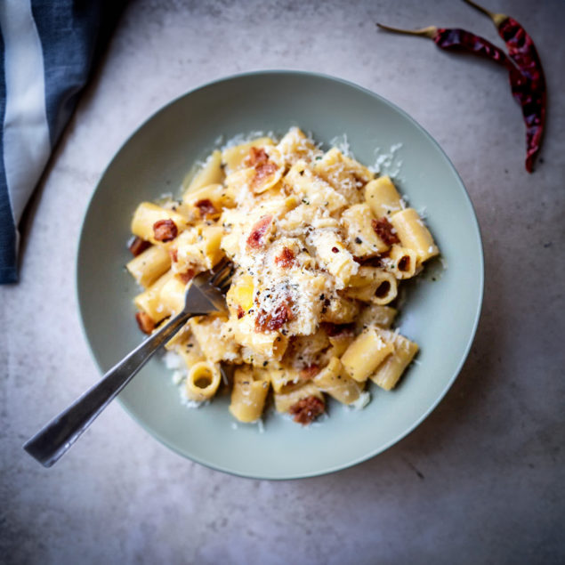 Tingly Rigatoni Carbonara