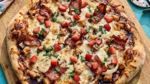 strawberry-balsamic-pizza-with-chicken-sweet-onion-and-applewood-bacon