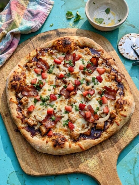 strawberry-balsamic-pizza-with-chicken-sweet-onion-and-applewood-bacon